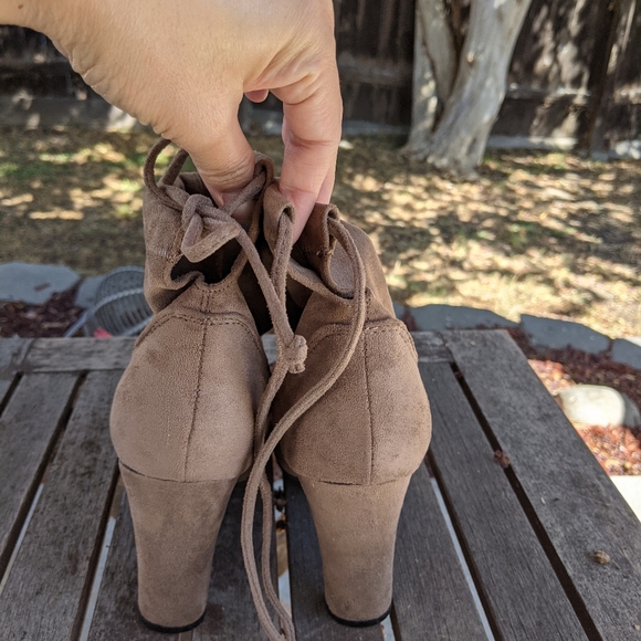 Tan booties - Picture 3 of 4